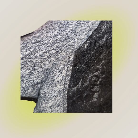 Torrid Short Sleeve Shirt Size 3 - Picture 4 of 6